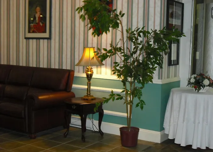Claymore Inn And Suites