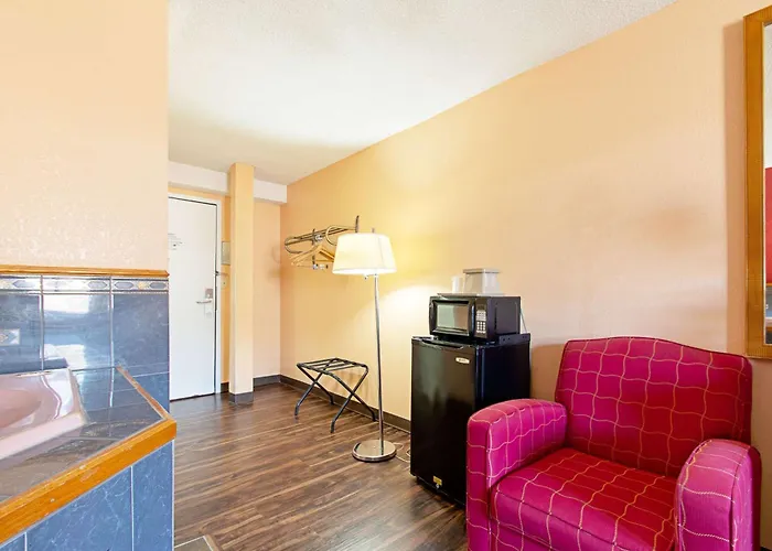 Econo Lodge Utica