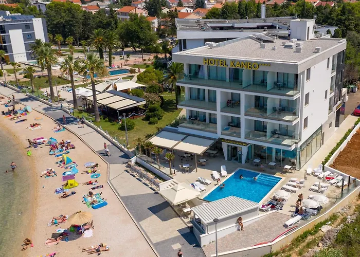 Kaneo beach hotel Novalja
