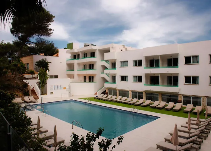 Hotel El Pinar Cala Llonga 