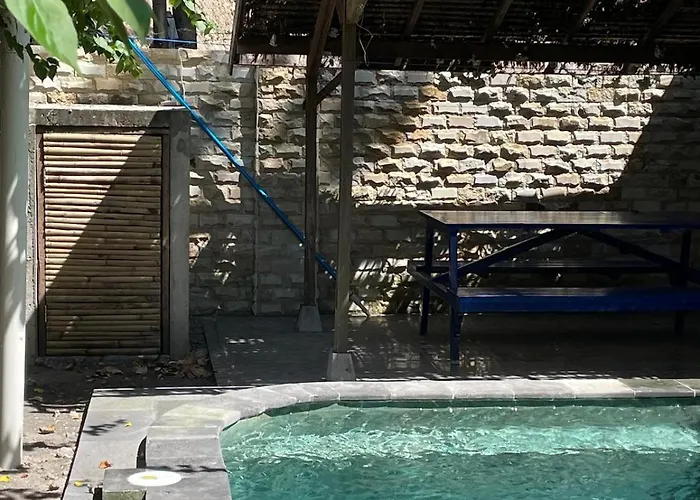 Elephant House And Bungalows Gili Air