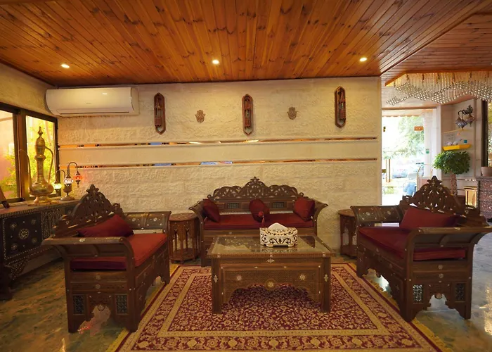 Petra Plaza Hotel