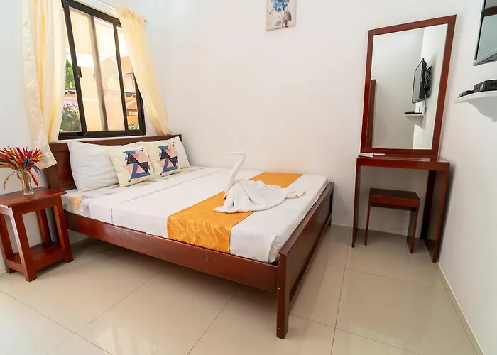Dinah'S Tourist Inn Puerto Princesa