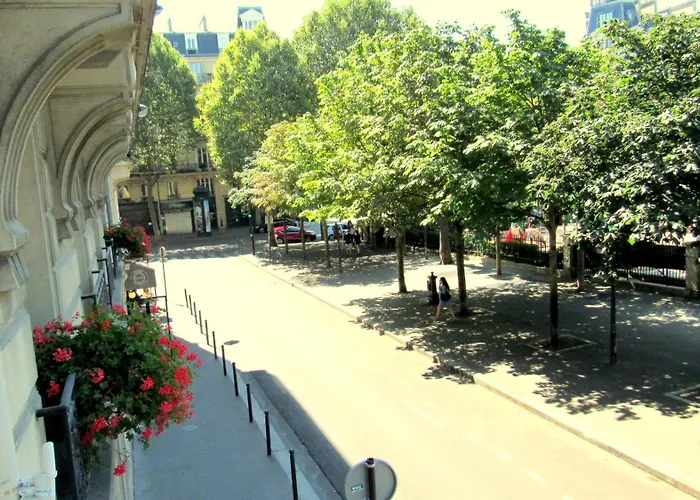 Hotel Du Square D'Anvers Parijs