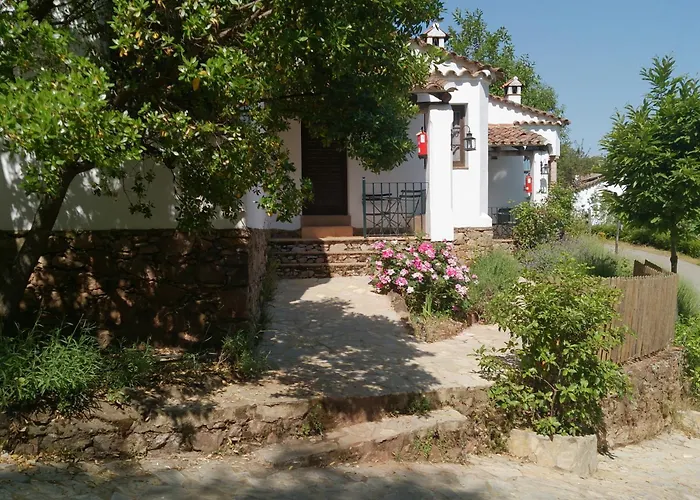 Finca Valbono Apartamentos Rurales y Hotel Aracena