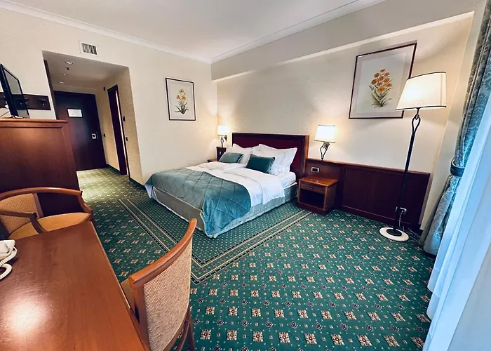 Lux Garden Hotel