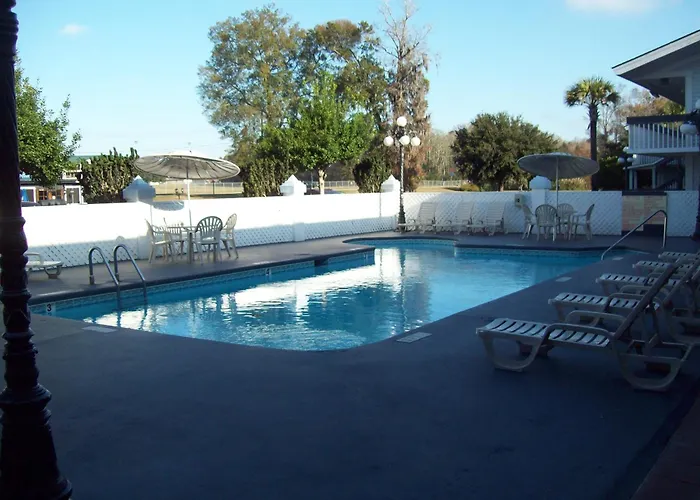 Days Inn By Wyndham Savannah Airport