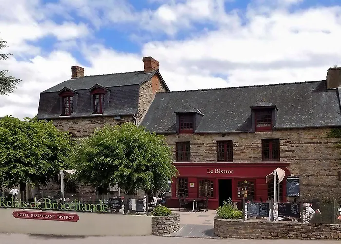 Logis Hotel, restaurant et spa Le Relais De Broceliande Paimpont