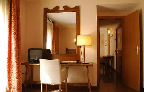 Hotel Pirineos