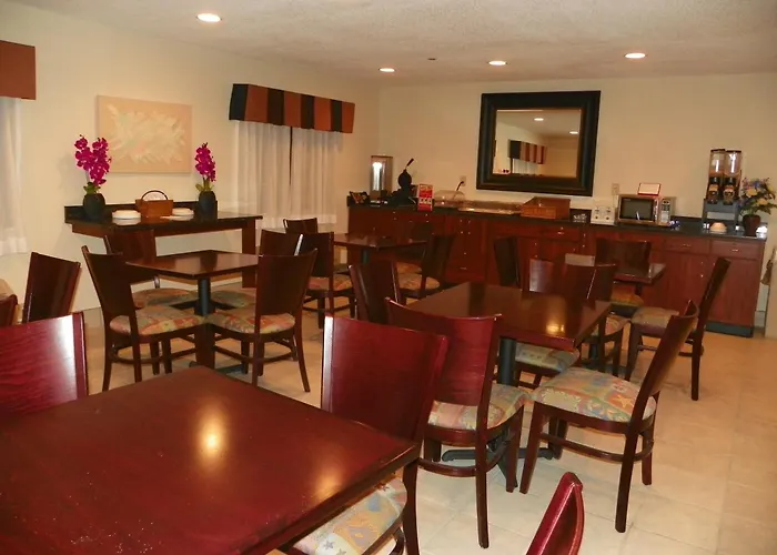 Royalton Inn & Suites Upper Sandusky