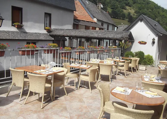 Logis Hotel Restaurant Auberge De L'Isard