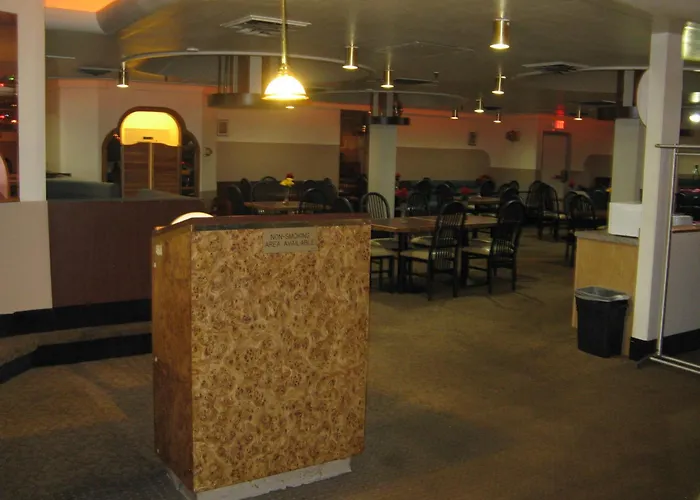 Howard Johnson By Wyndham Saint Joseph Benton Harbor