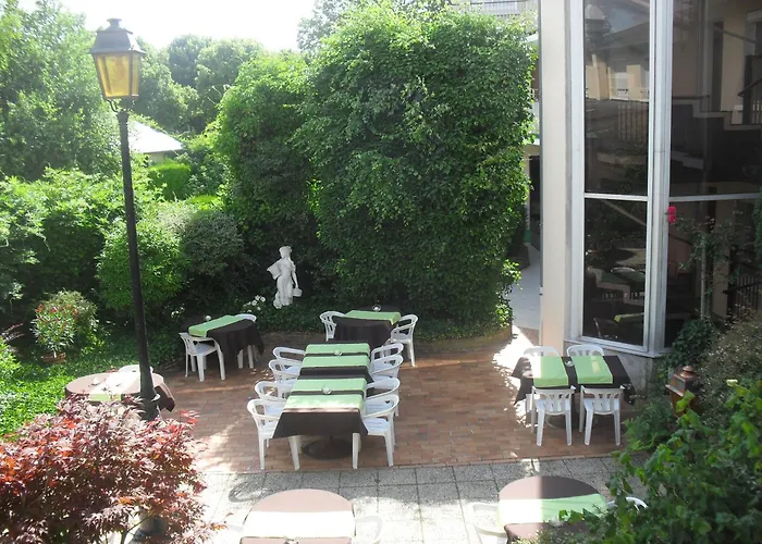Contact Hotel De France Contres-Beauval-Cheverny