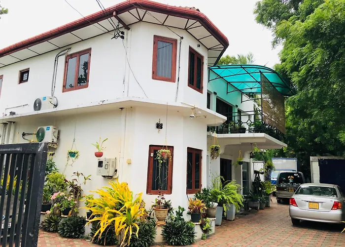 St Anne'S Hotel & Restaurant
