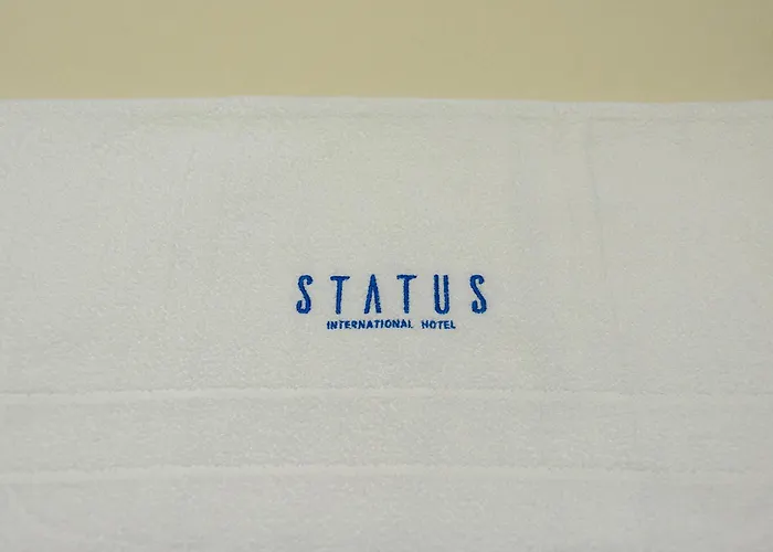 Status Hotel