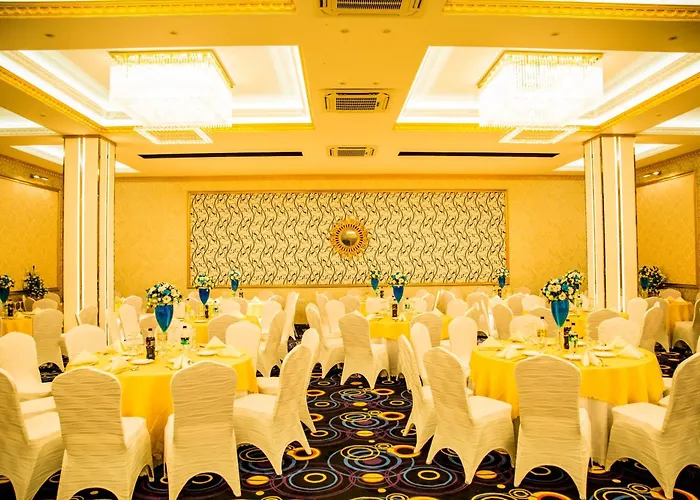 Aurora Banquet And Hotel