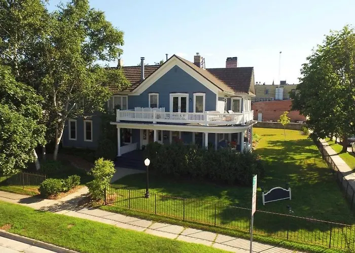 The Wanderlust Hotel Sturgeon Bay