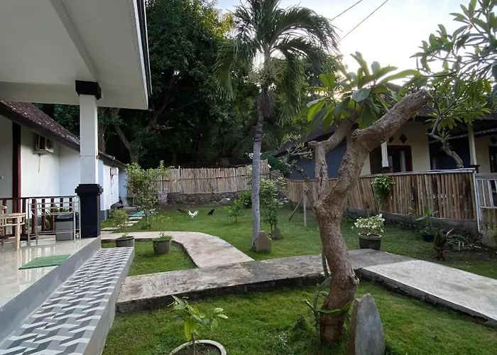 COCONUT BEACH BUNGALOWs&WARUNG 2
