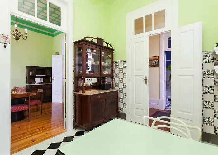 Vintage Balcony Guesthouse & Suites Ovar