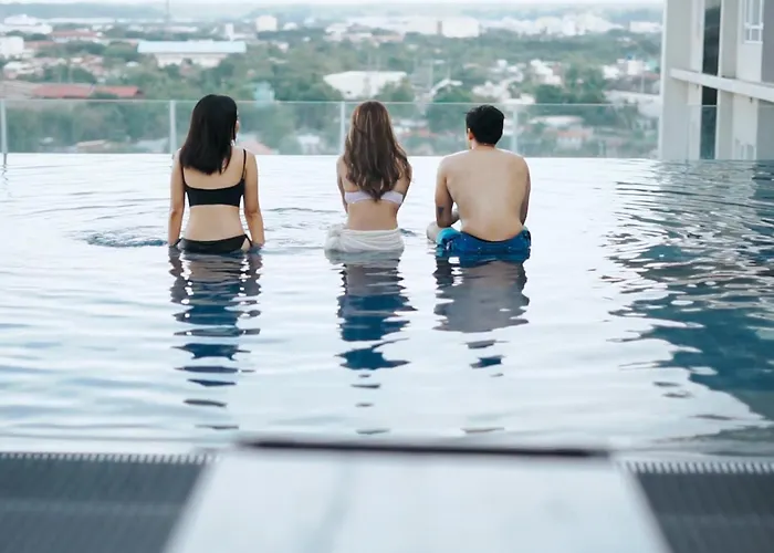 Zuri Hotel