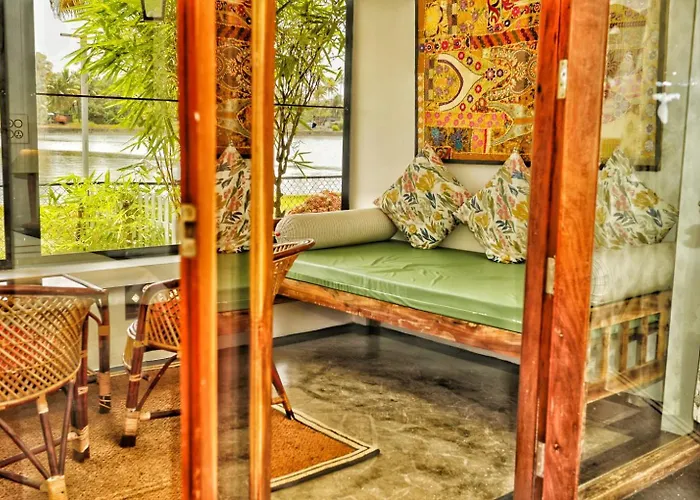 Vala House