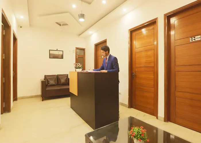 Hotel Surya Palace By Aura