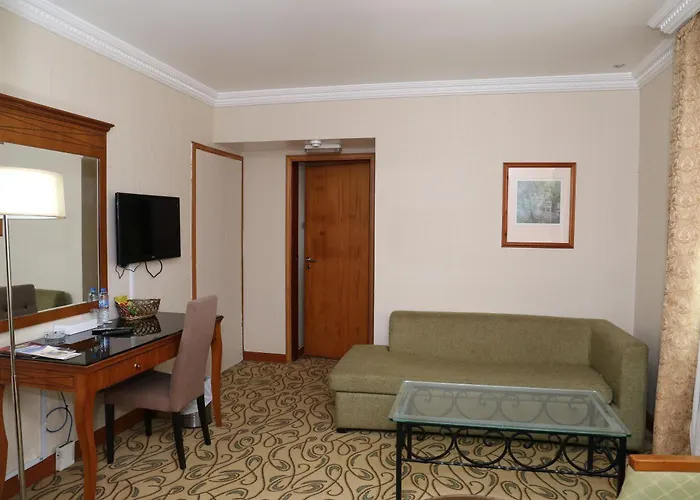 City Plaza Hotel