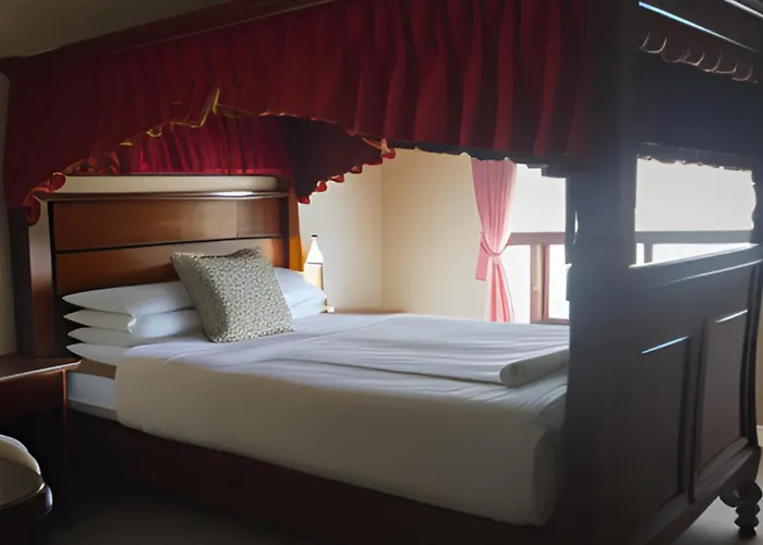 Golden Lion Hotel