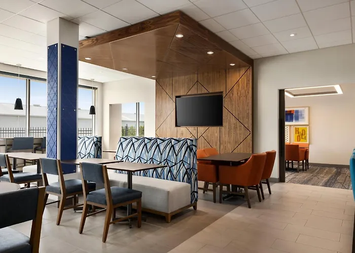 Holiday Inn Express - Strathroy By Ihg