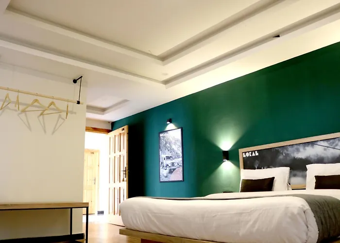 Lokal Rooms X Naran Kunhar River