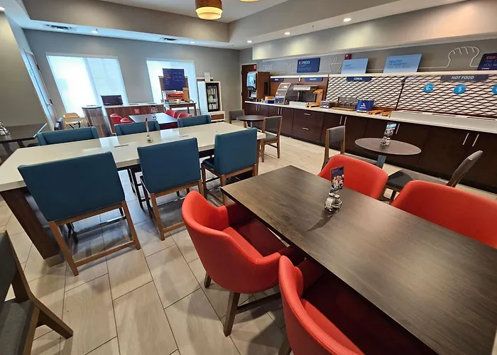 Holiday Inn Express Hotel & Suites Cincinnati-Blue Ash By Ihg