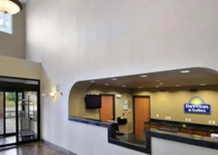 Days Inn By Wyndham Lubbock South