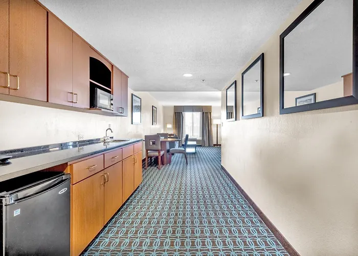Wingate By Wyndham Chicago Schaumburg