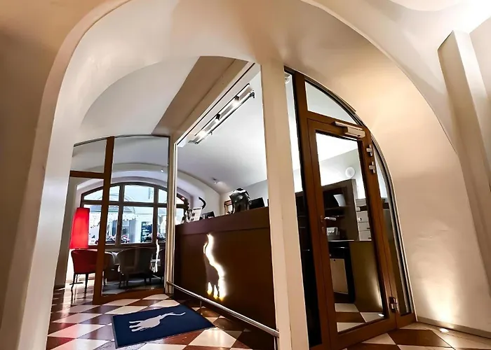 Hotel Elefant Family Business