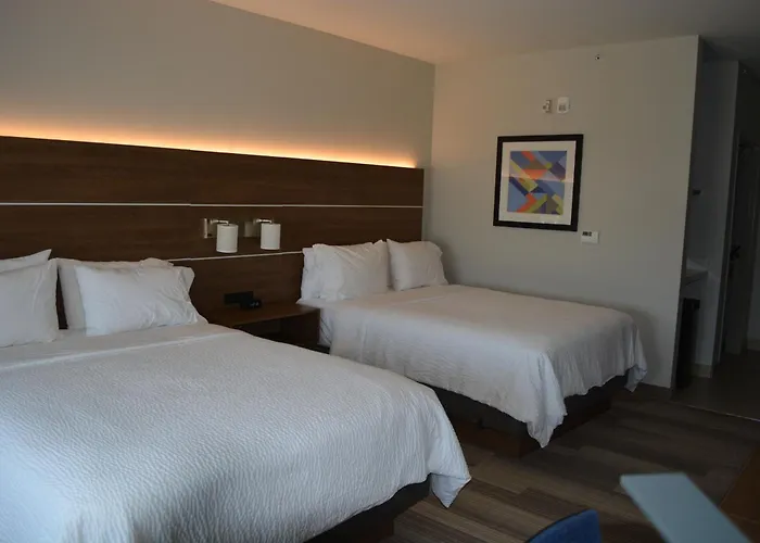 Holiday Inn Express & Suites