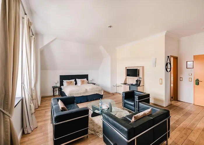 Schloss Ranzow - Kleines Romantik Hotel - Wellness - Golfplatz - Hochzeiten & Feiern