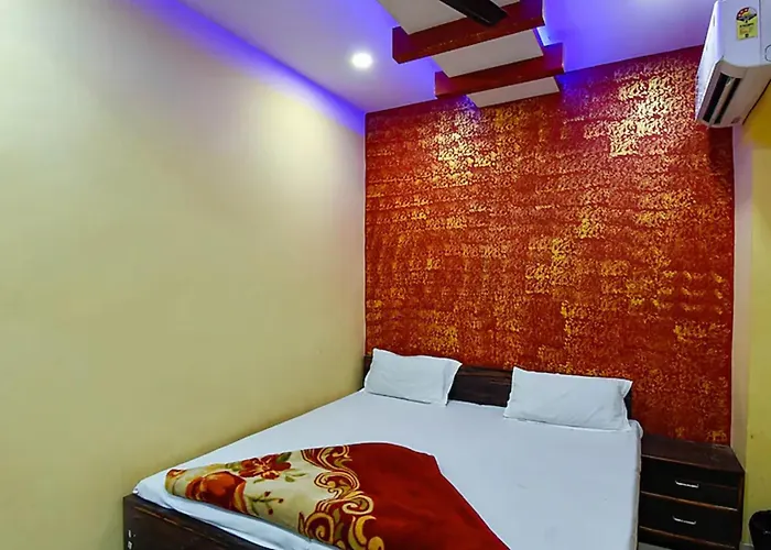 Goroomgo Atithi Galaxy Kanpur Near Railway Station - Hotel-At-Prime-Location Spacious-Room With-Wi-Fi & Parking Availability,