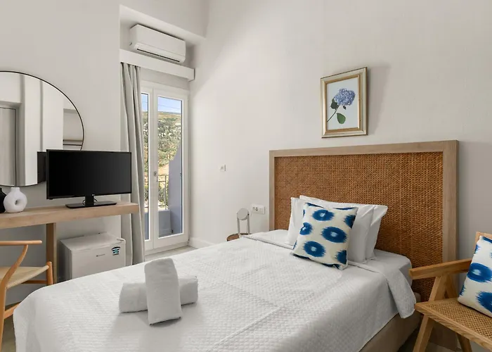 Paradise Art Hotel By Mr And Mrs White