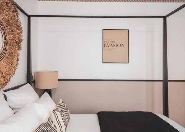 Maisons du Monde Hôtel&Suites - La Rochelle Vieux Port