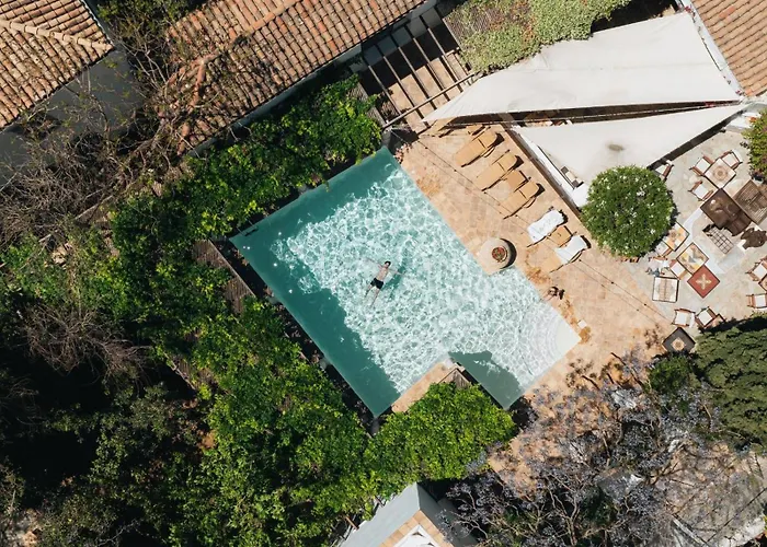 Bratsera Boutique Hotel