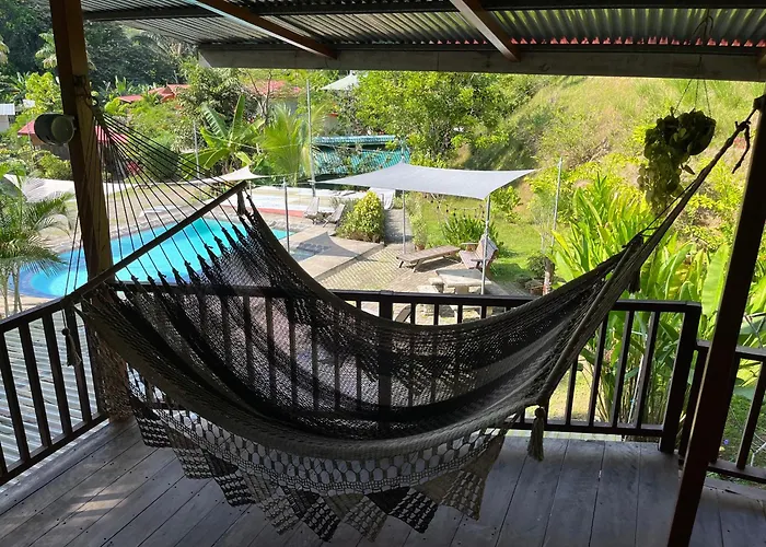 Bamboo River House And Hotel