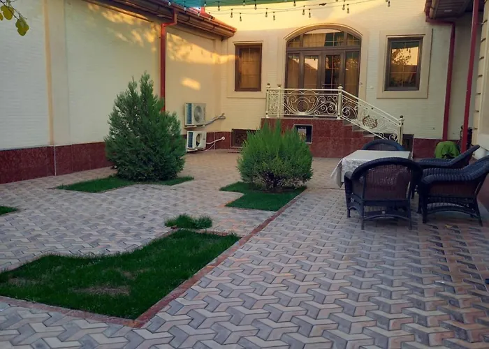 Uyut Guest House