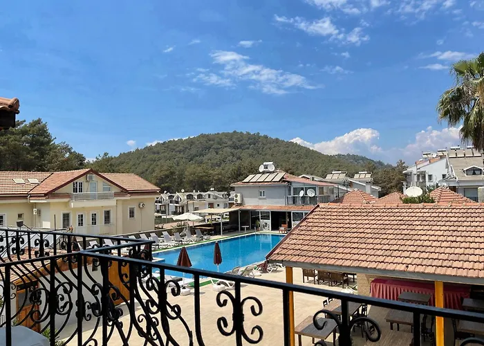 Carmina Hotel