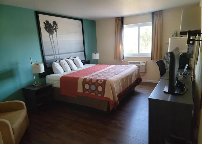 Super8 By Wyndham Nearby Clearwater St Petersburg International Airport