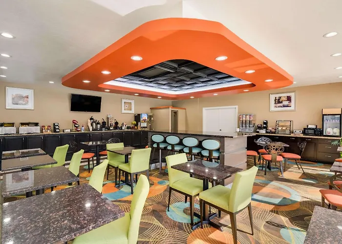 Clarion Inn & Suites Russellville I-40