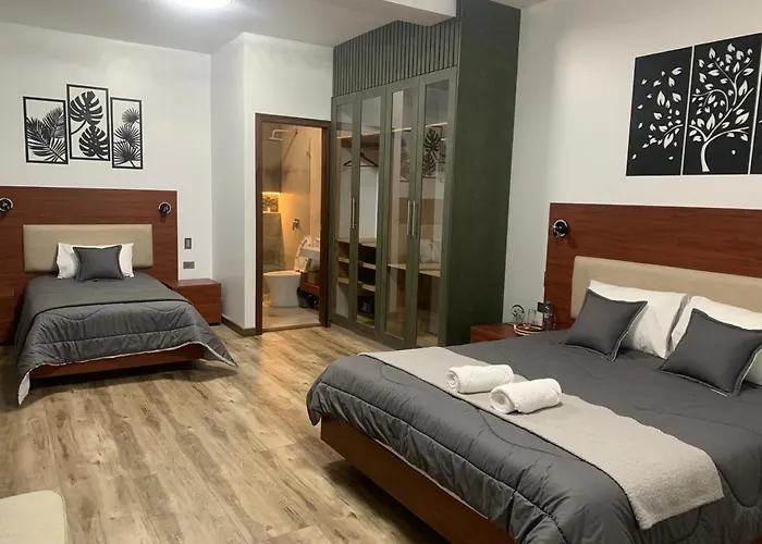 Hotel Sacha Golden