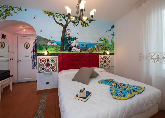 Hotel Antica Repubblica In The Historical Center 2 Minutes Away,At 170Mt, From The Sea