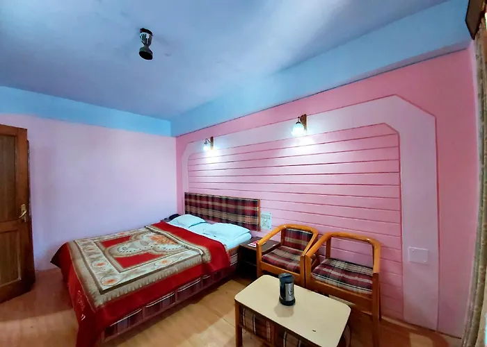 Goroomgo Hotel Radha Continental Nainital - 100 Meters From Mall Road