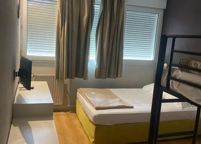 Hotel Le Lagon Rochefort-du-Gard
