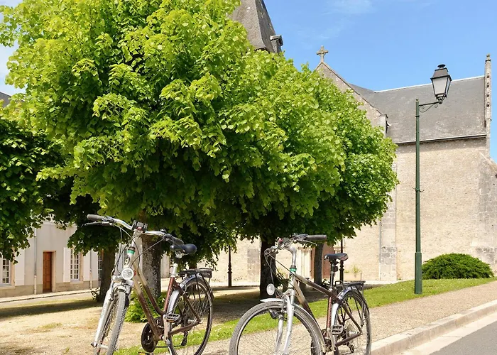 Logis Hotel Auberge Du Centre Chateaux De La Loire